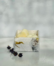 Load image into Gallery viewer, Scented Soy Melts - Set in Beautifully Crafted, Sustainable Paper Boxes