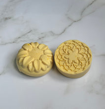 Load image into Gallery viewer, Raw Milk & Orange Soap - River Point Farm