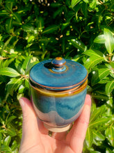 Load image into Gallery viewer, Lychee &amp; Black Tea - Ocean Blue Pottery Jar Candle
