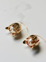 Load image into Gallery viewer, Swarovski Pearl Botanica Pod Earrings - Foundry &amp; Co
